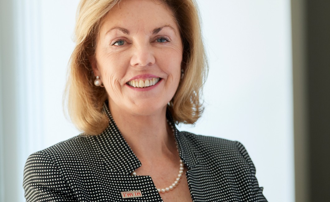 Headshot of Elizabeth Dale