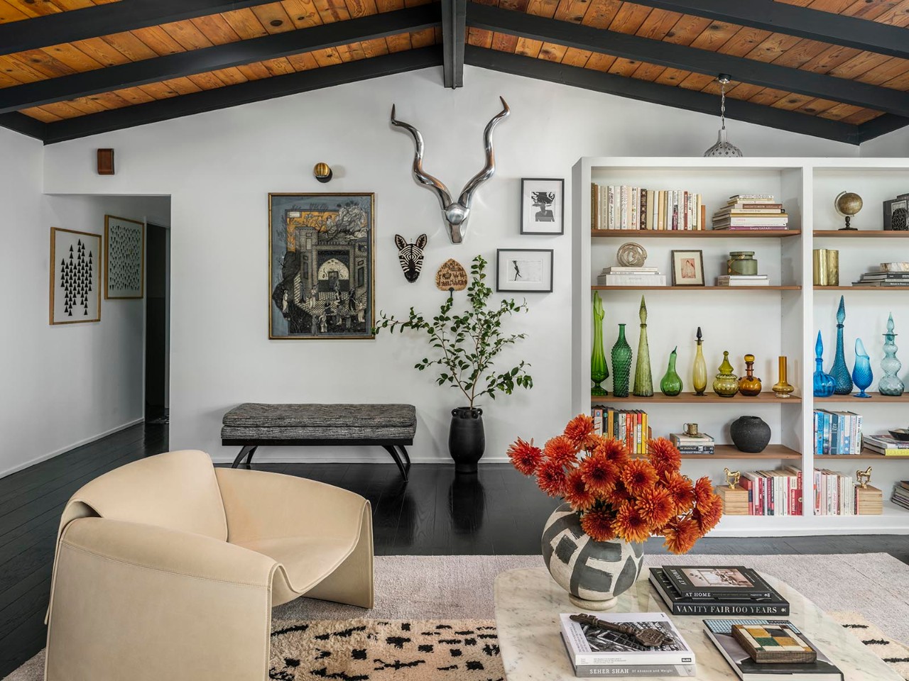 This image shows a living room designed by Jefferson alum Nureed Saeed.