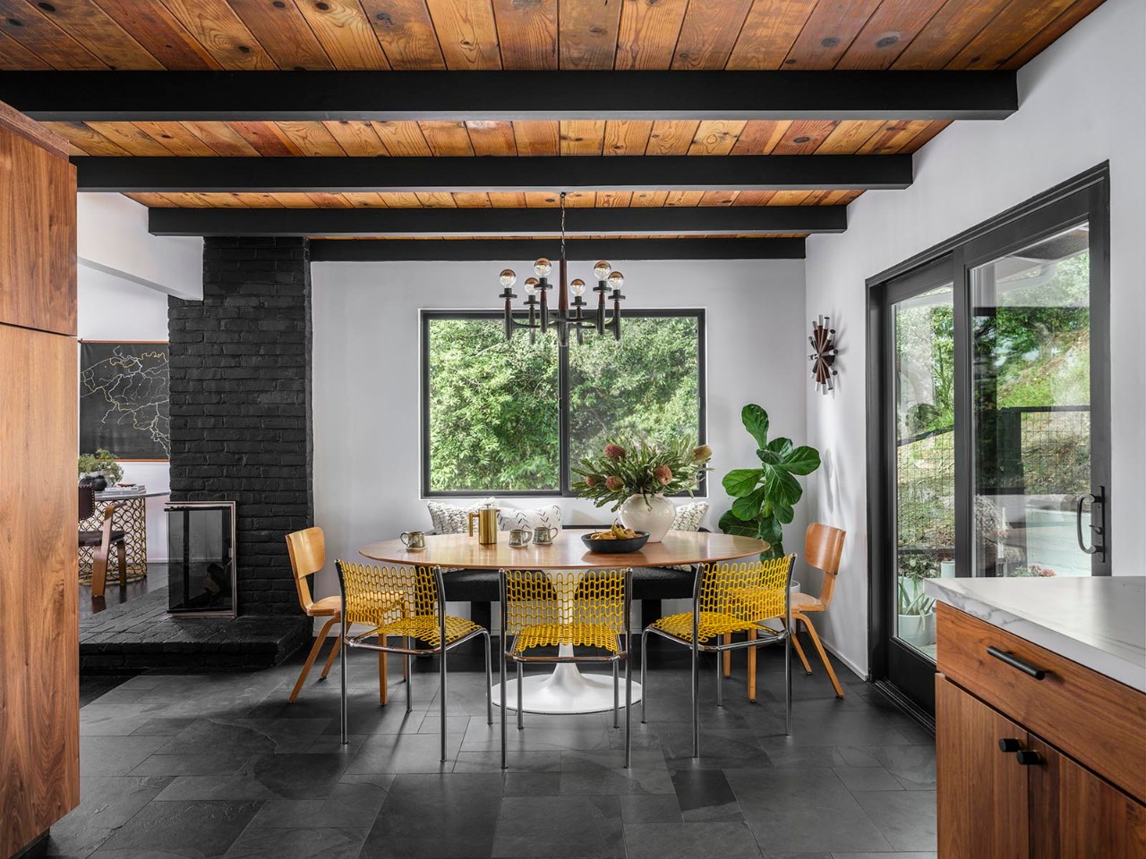 This image shows a dining area designed by Jefferson alum Nureed Saeed.